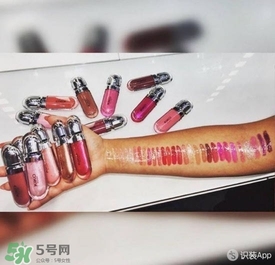 啞光口紅和珠光口紅哪個好？啞光口紅和珠光區(qū)別