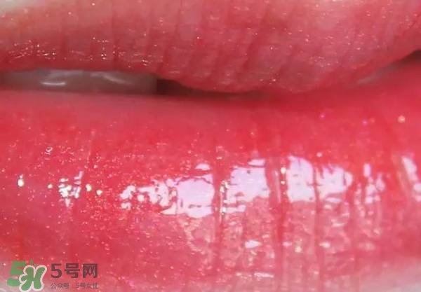 ysl鏡面唇釉哪個(gè)顏色好看？ysl鏡面唇釉試色大全
