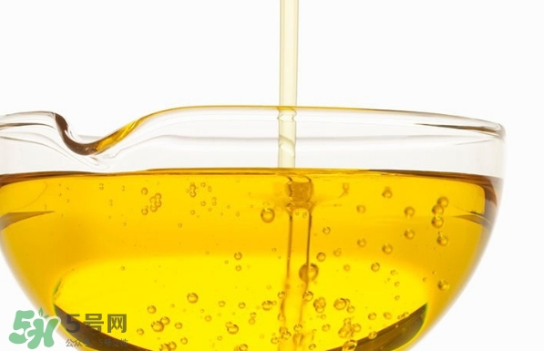 卸妝油會(huì)悶痘嗎？卸妝油會(huì)不會(huì)悶痘？