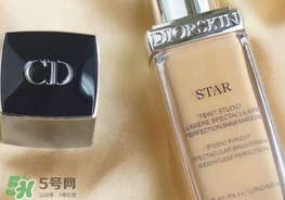 粉底液會(huì)脫妝嗎？粉底液脫妝怎么辦？