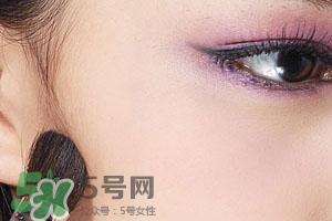 紫色腮紅適合什么口紅？紫色腮紅口紅搭配