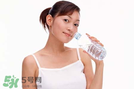 春天要多喝水嗎？春天多喝水有什么好處？