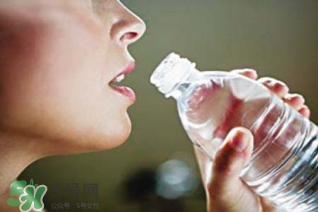 春天要多喝水嗎？春天多喝水有什么好處？