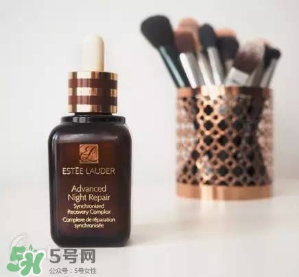 蘭蔻大眼精華和雅詩蘭黛小棕瓶哪個(gè)好？蘭蔻大眼精華和小棕瓶對比