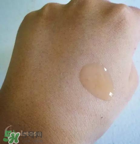 蘭蔻大眼精華和雅詩蘭黛小棕瓶哪個(gè)好？蘭蔻大眼精華和小棕瓶對比