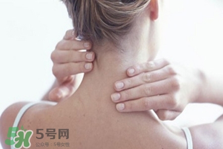 脖子疼和枕頭有關(guān)系嗎？脖子痛是因?yàn)檎眍^的高度嗎？
