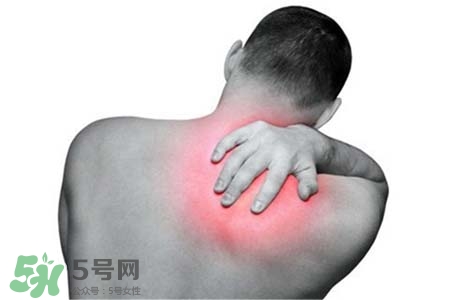 脖子疼和枕頭有關(guān)系嗎？脖子痛是因?yàn)檎眍^的高度嗎？