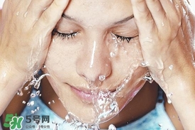 卸妝水和卸妝油的區(qū)別？卸妝水和卸妝油有什么不一樣？