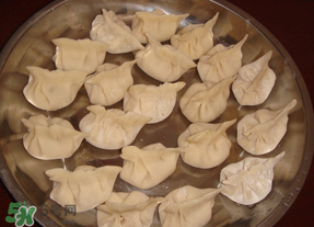 薺菜素餃子怎么做？薺菜素餡餃子怎么做好吃？