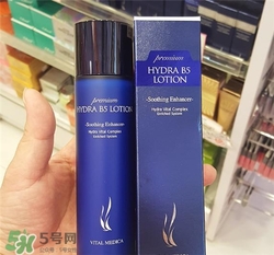 ahc水乳和伊思水乳哪個好？ahc水乳和伊思水乳對比