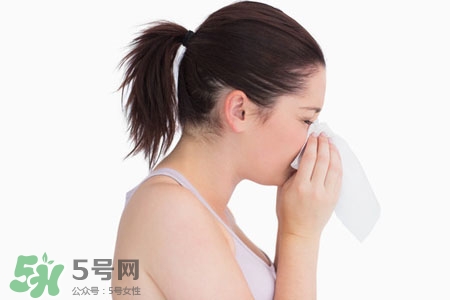 打噴嚏有異味是怎么回事？打噴嚏有臭味怎么辦？