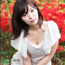 精華乳要洗掉嗎？精華乳要不要洗？