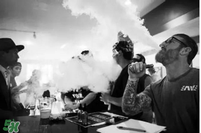 電子煙和真煙哪個(gè)危害大？電子煙和香煙哪個(gè)危害大？