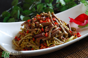 蕨菜苦能吃嗎？蕨菜苦的吃了會中毒嗎？