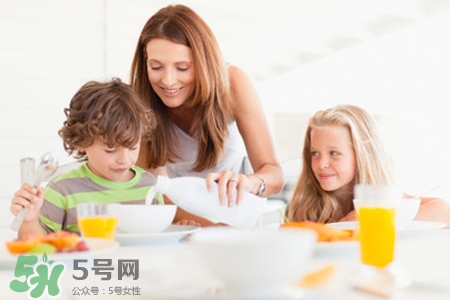 水痘期間不能吃什么？得水痘不能吃什么食物？