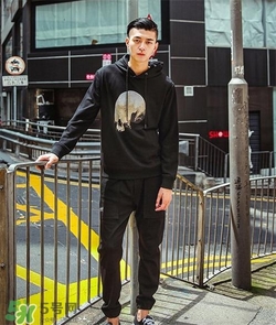 男士衛(wèi)衣配什么褲子？男士衛(wèi)衣搭配什么褲子好看？
