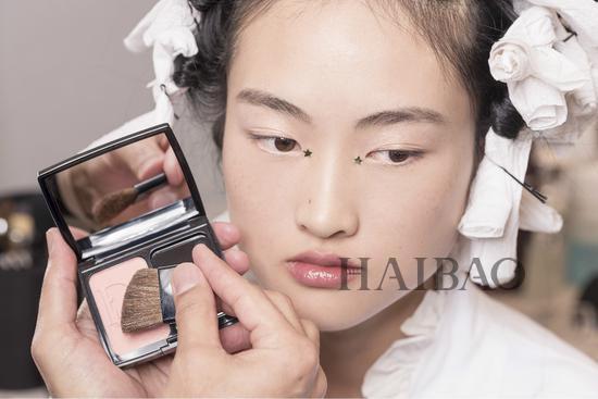 迪奧星星眼妝容怎么化？迪奧星星眼妝容畫法