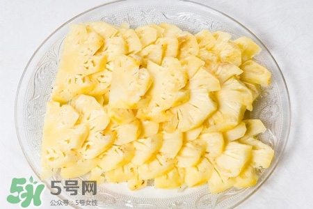 吃完螃蟹后能吃菠蘿嗎？菠蘿和螃蟹能一起吃嗎？