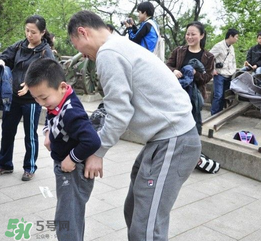 清明節(jié)穿什么衣服？清明節(jié)是適合穿什么衣服？
