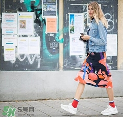 春天牛仔外套怎么搭配？春天牛仔外套怎么搭配好看？