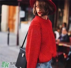 紅色衣服配什么顏色褲子？紅色衣服配什么褲子好看？