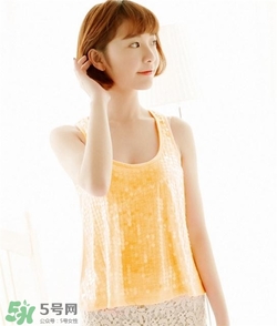 熒光色衣服怎么搭配？熒光色衣服怎么搭配好看？