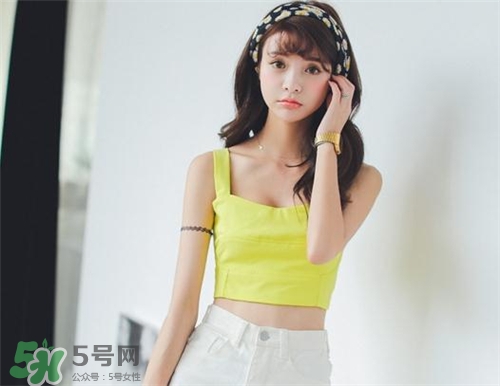 熒光色衣服怎么搭配？熒光色衣服怎么搭配好看？