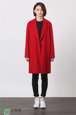 紅色衣服配什么顏色鞋子？紅色衣服配什么鞋子好看？