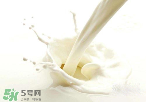 牛奶苦是怎么回事？牛奶苦能喝嗎？