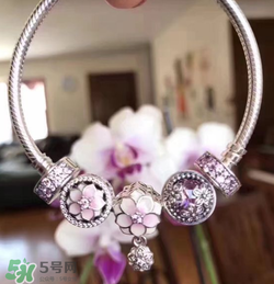 潘多拉2017新品桃花系列在哪里買？pandora桃花系列國內(nèi)有賣嗎？