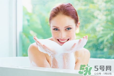皮膚過(guò)敏能洗冷水澡嗎？過(guò)敏用冷水還是熱水洗澡？