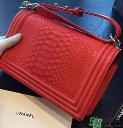 香奈兒蟒蛇皮包包怎么保養(yǎng)？chanel蟒蛇皮包包怎么清洗？