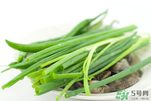 薺菜和蔥能一起吃嗎？薺菜餃子可以放蔥嗎？