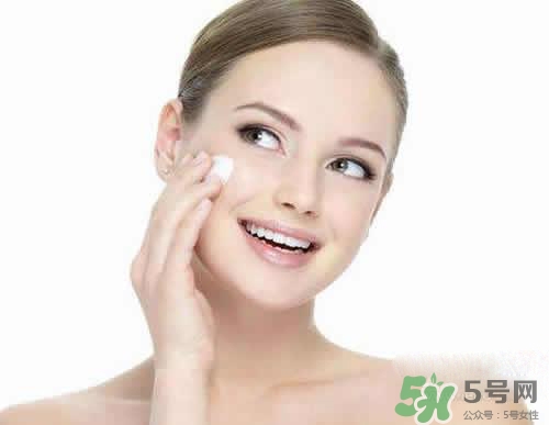卸妝膏可以當洗面奶嗎？用完卸妝膏后還要用洗面奶嗎？