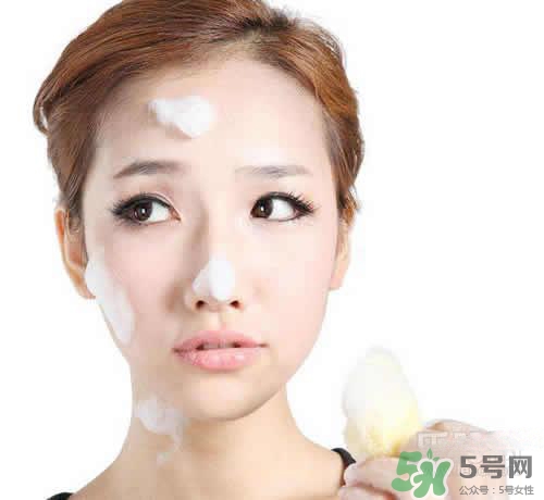 卸妝膏可以當洗面奶嗎？用完卸妝膏后還要用洗面奶嗎？