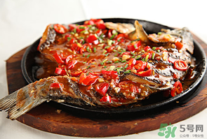 薺菜和鯽魚能一起吃嗎？薺菜和鯽魚一起吃會(huì)流產(chǎn)嗎？