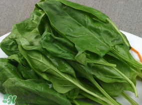 菠菜汁和面菠菜還焯嗎？菠菜汁和面需要焯水嗎？