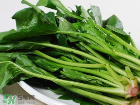 菠菜汁和面菠菜還焯嗎？菠菜汁和面需要焯水嗎？