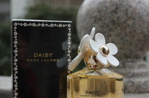 marc jacobs是什么檔次？馬克雅可布是幾線牌子？