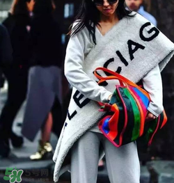巴黎世家編織袋很貴嗎？balenciaga春運包為什么這么貴？