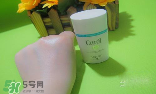 長(zhǎng)痘痘可以用防曬霜嗎？長(zhǎng)痘痘用防曬霜好嗎？