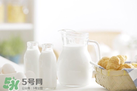 過敏性鼻炎可以喝牛奶嗎？鼻炎患者可以喝牛奶嗎？
