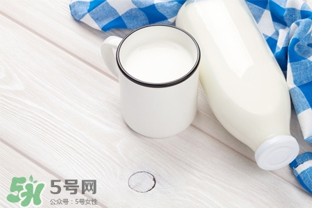 過敏性鼻炎可以喝牛奶嗎？鼻炎患者可以喝牛奶嗎？