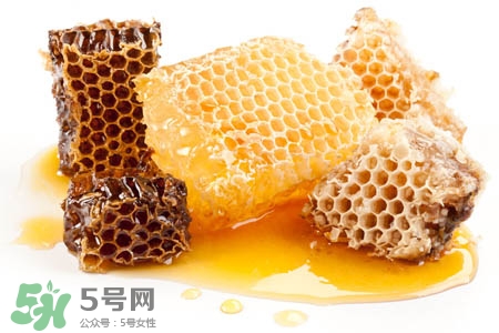 過敏性鼻炎可以吃蜂蜜嗎？過敏性鼻炎能不能吃蜂蜜？