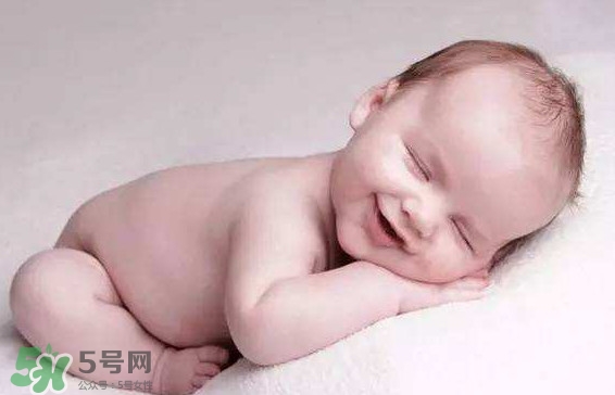 孩子為什么喜歡趴著睡覺？孩子為何老愛趴著睡