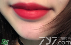 美寶蓮女皇色是哪個(gè)色號(hào)？美寶蓮女皇色口紅試色