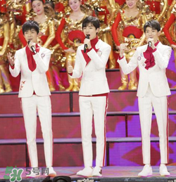tfboys春晚同款ash鞋正品多少錢？tfboys同款艾熙小白鞋專柜價格