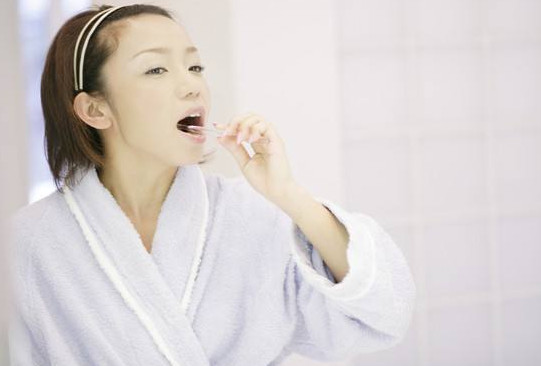 刷牙的時候惡心干嘔是怎么回事？刷牙時惡心干嘔是怎么回事