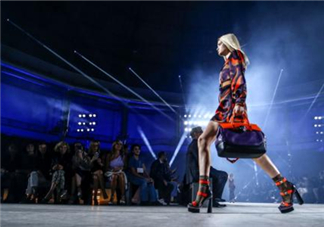 versace2017新品好看嗎？范思哲2017新款怎么樣？
