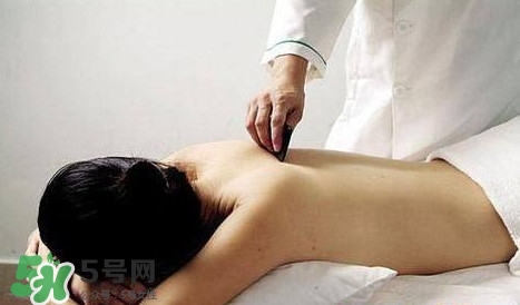 刮痧能治頸椎病嗎？頸椎病刮痧正確圖片